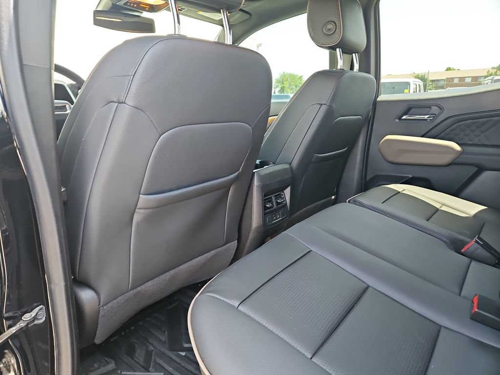 Used 2024 GMC Canyon Denali w/ LPO, Denali Black Edition AWD/4WD image 13