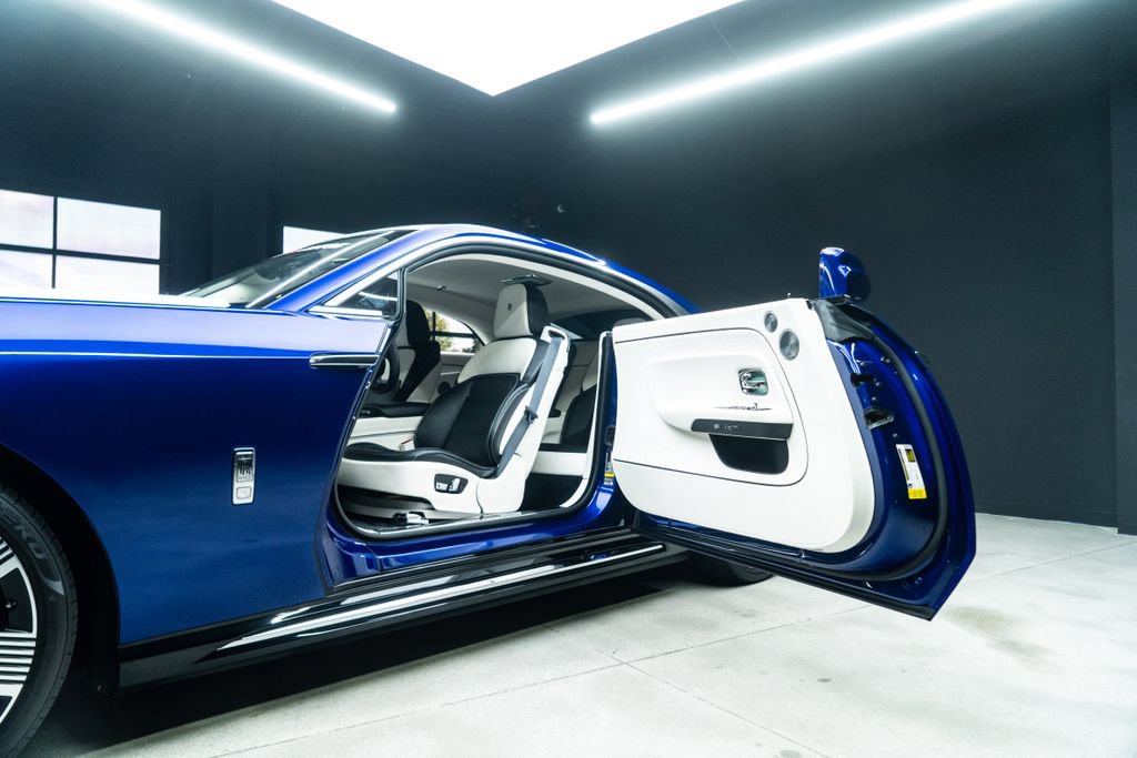 Used 2024 Rolls-Royce Spectre w/ Spectre Launch Package AWD/4WD image 25