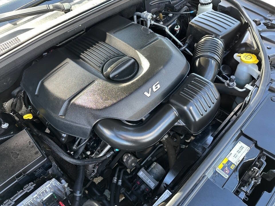 Used 2014 Jeep Grand Cherokee Overland image 16