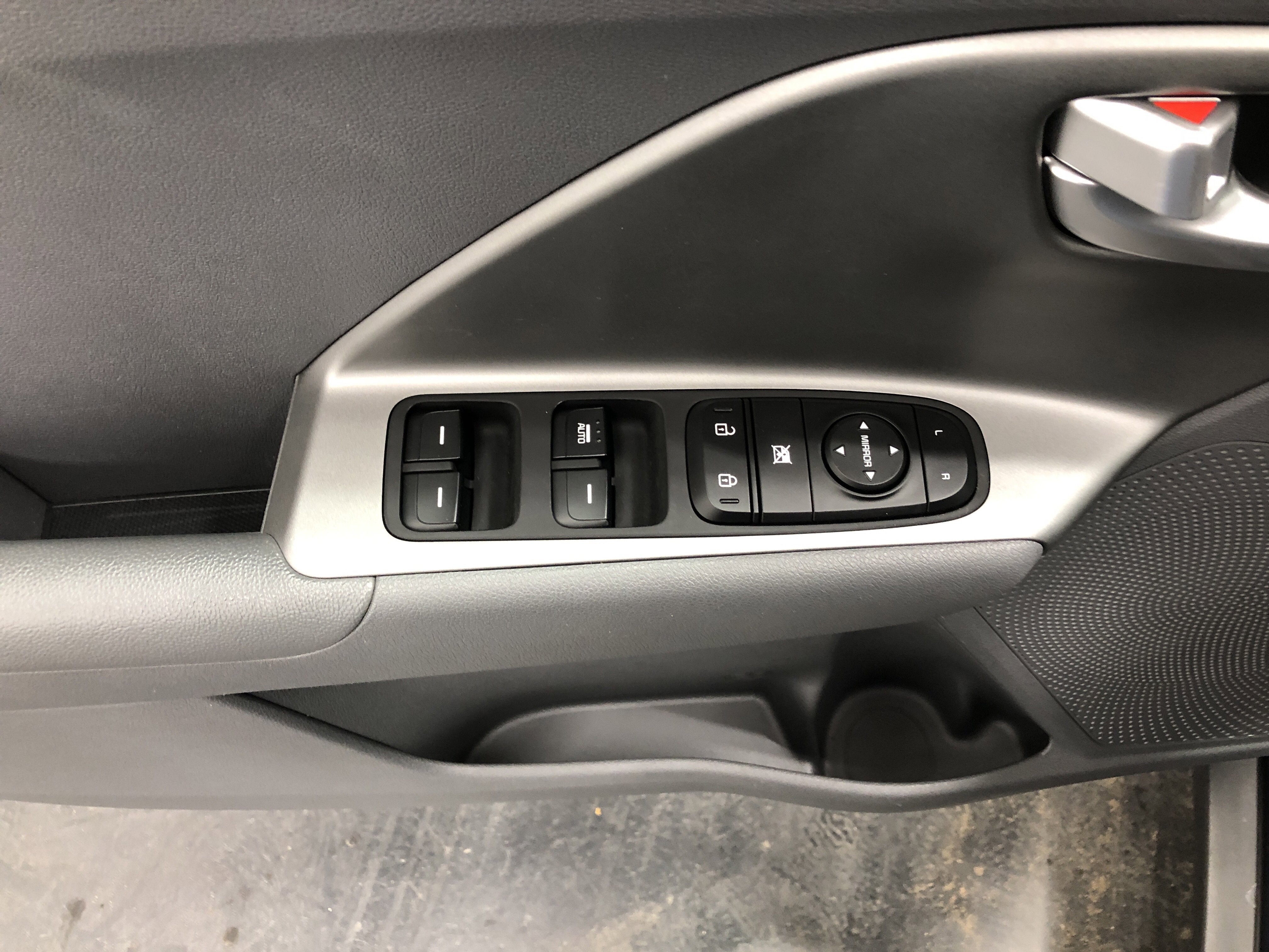 Used 2022 Kia Niro LX FWD image 15