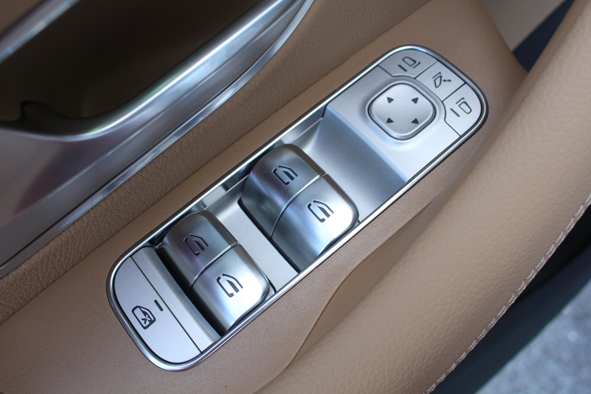 New 2026 Mercedes-Benz GLS 580 4MATIC image 15