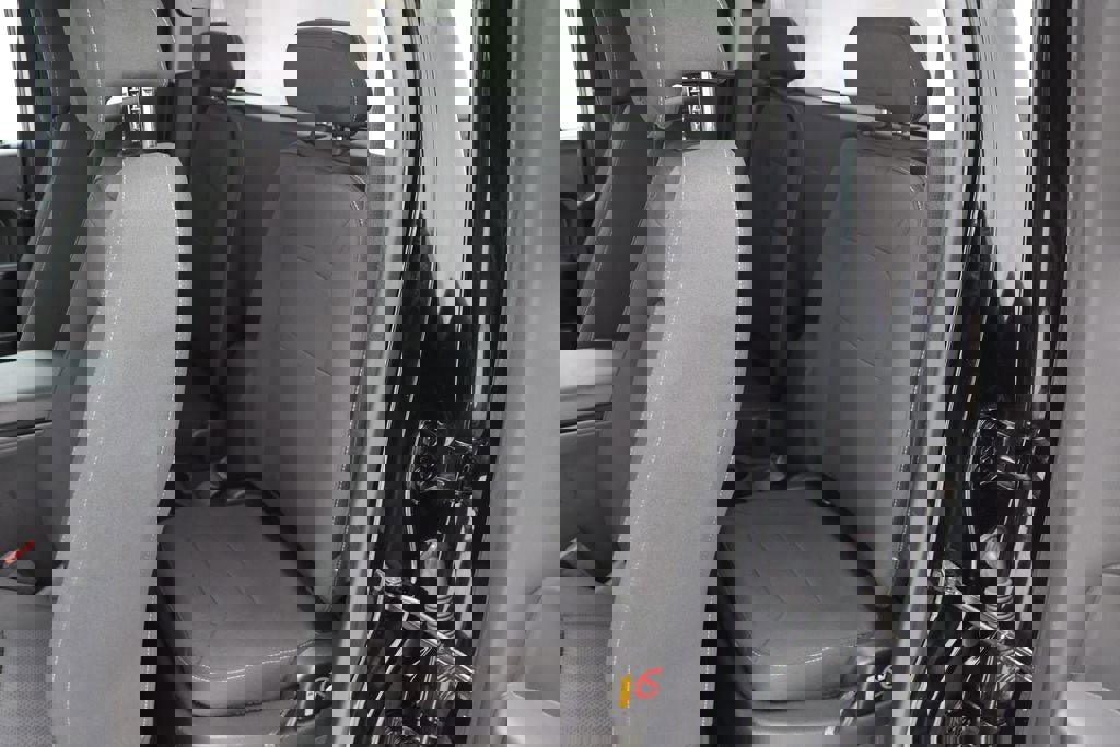 Used 2016 Chevrolet Colorado LT w/ Midnight Edition image 15