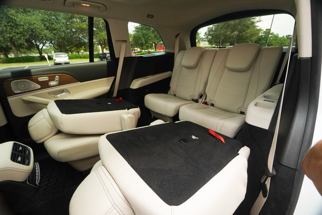Used 2025 Mercedes-Benz GLS 580 4MATIC image 26
