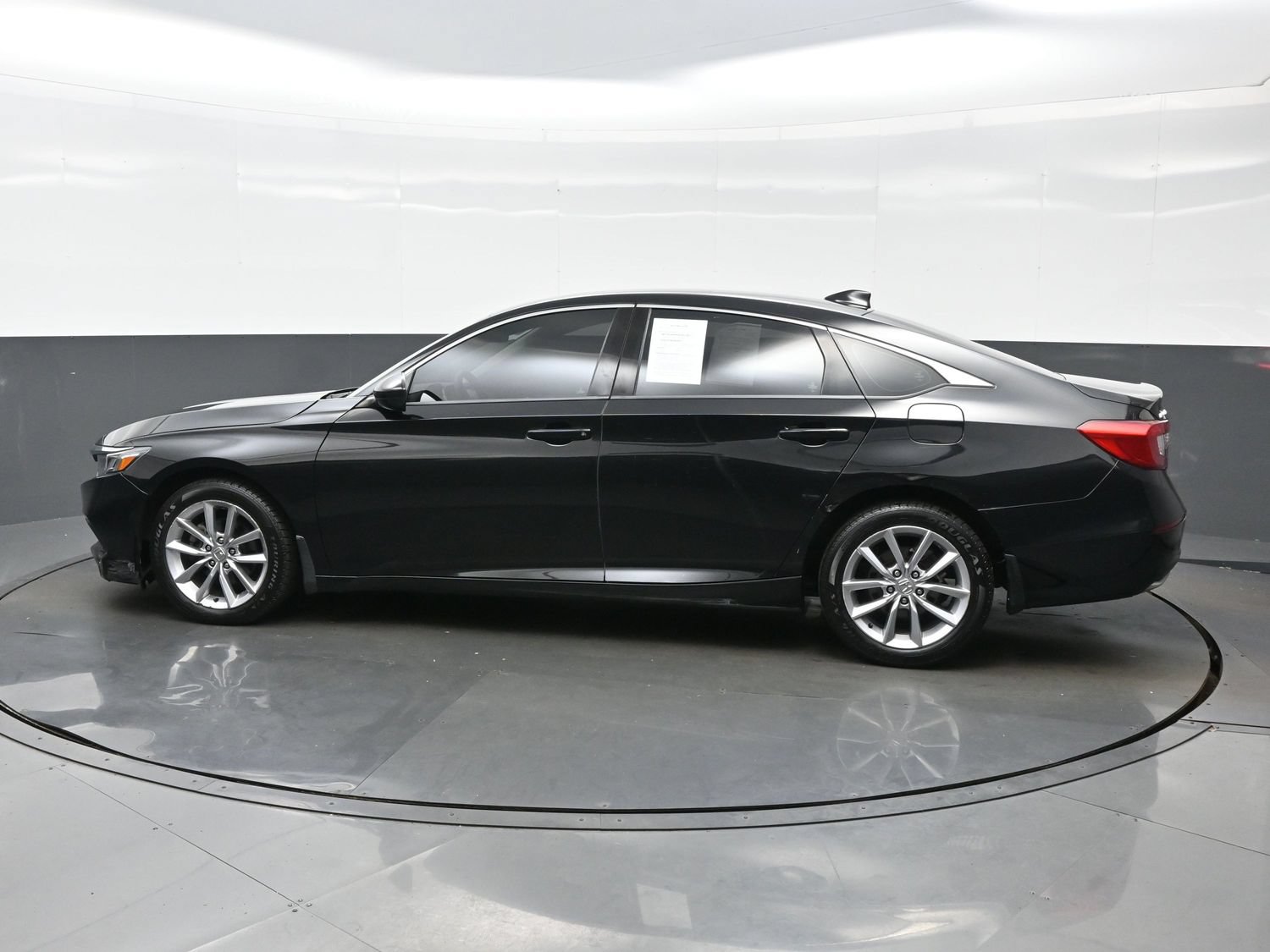 Used 2022 Honda Accord LX image 4
