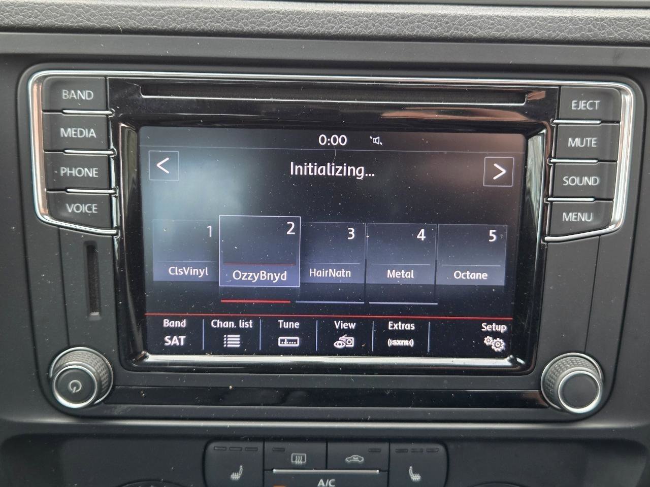 Used 2017 Volkswagen Jetta SE image 23