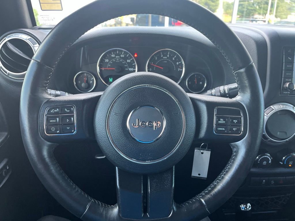 Used 2015 Jeep Wrangler Unlimited Sahara w/ Max Tow Package AWD/4WD image 18