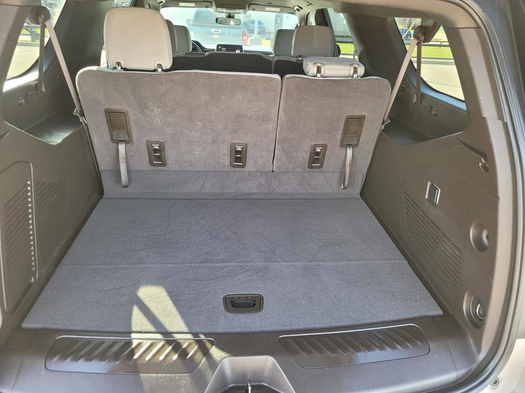 Used 2022 GMC Yukon XL SLE w/ Gmc Pro Safety Plus Package image 14