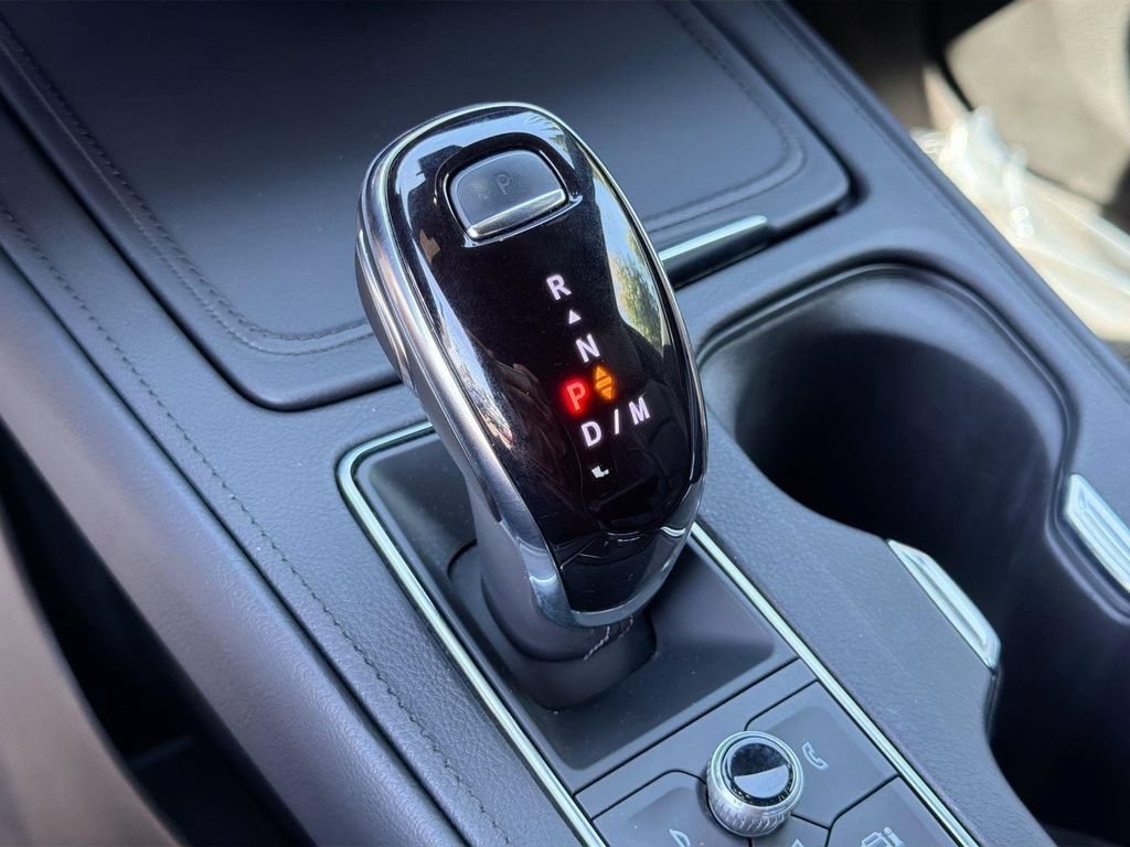 Certified 2024 Cadillac XT4 Premium Luxury AWD/4WD image 12