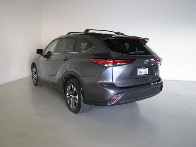 Used 2021 Toyota Highlander XLE image 25