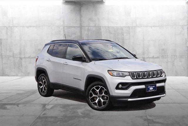 Used 2025 Jeep Compass Limited AWD/4WD image 2
