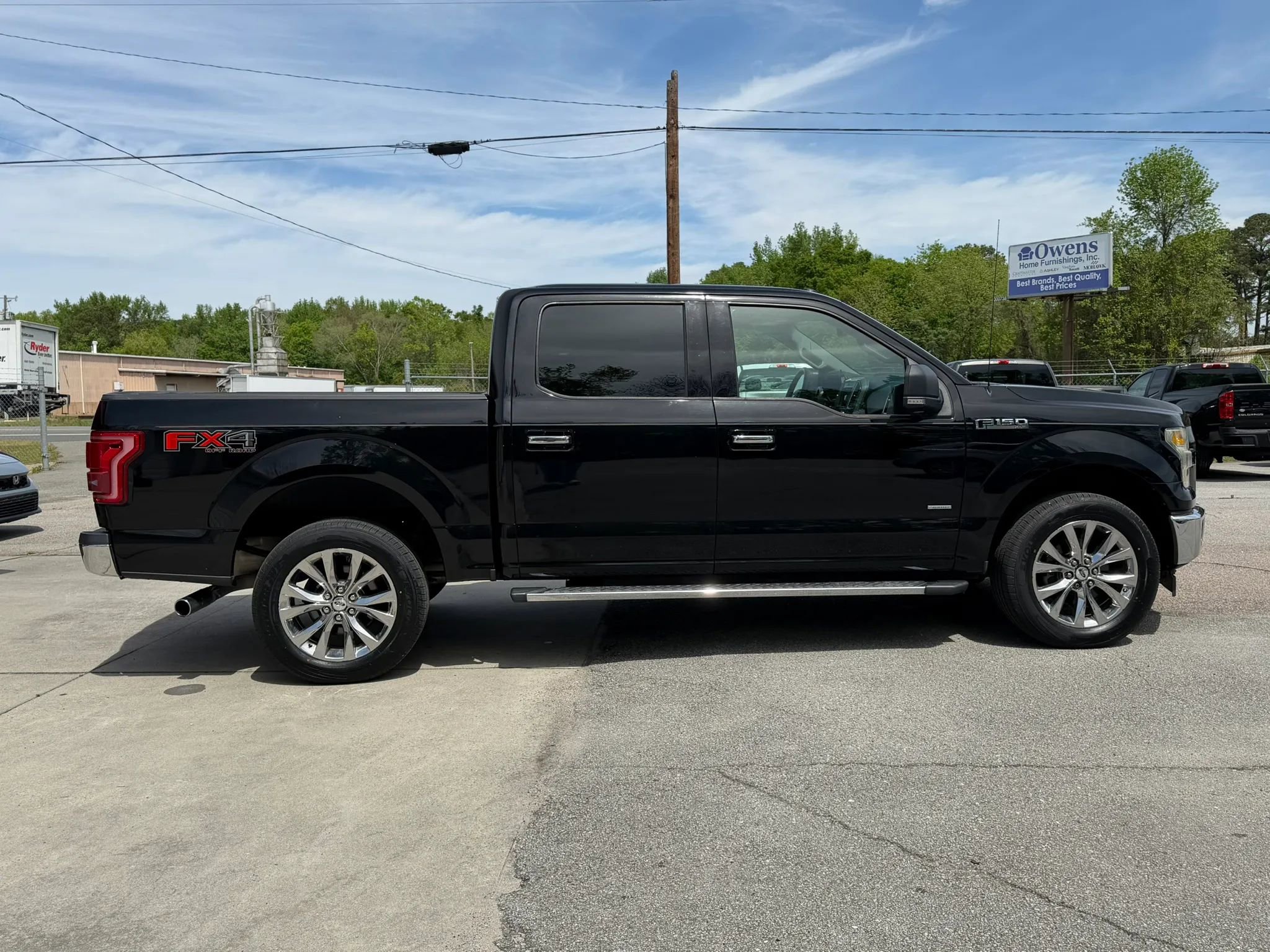 Used 2017 Ford F150 XLT w/ Equipment Group 302A Luxury image 6