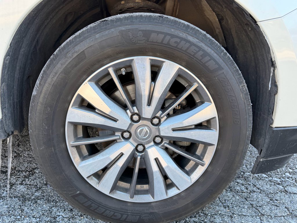 Used 2018 Nissan Pathfinder SL image 9