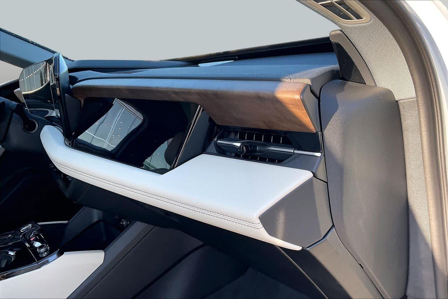 New 2025 Audi A6 e-tron Premium Plus w/ Premium Plus RWD image 17