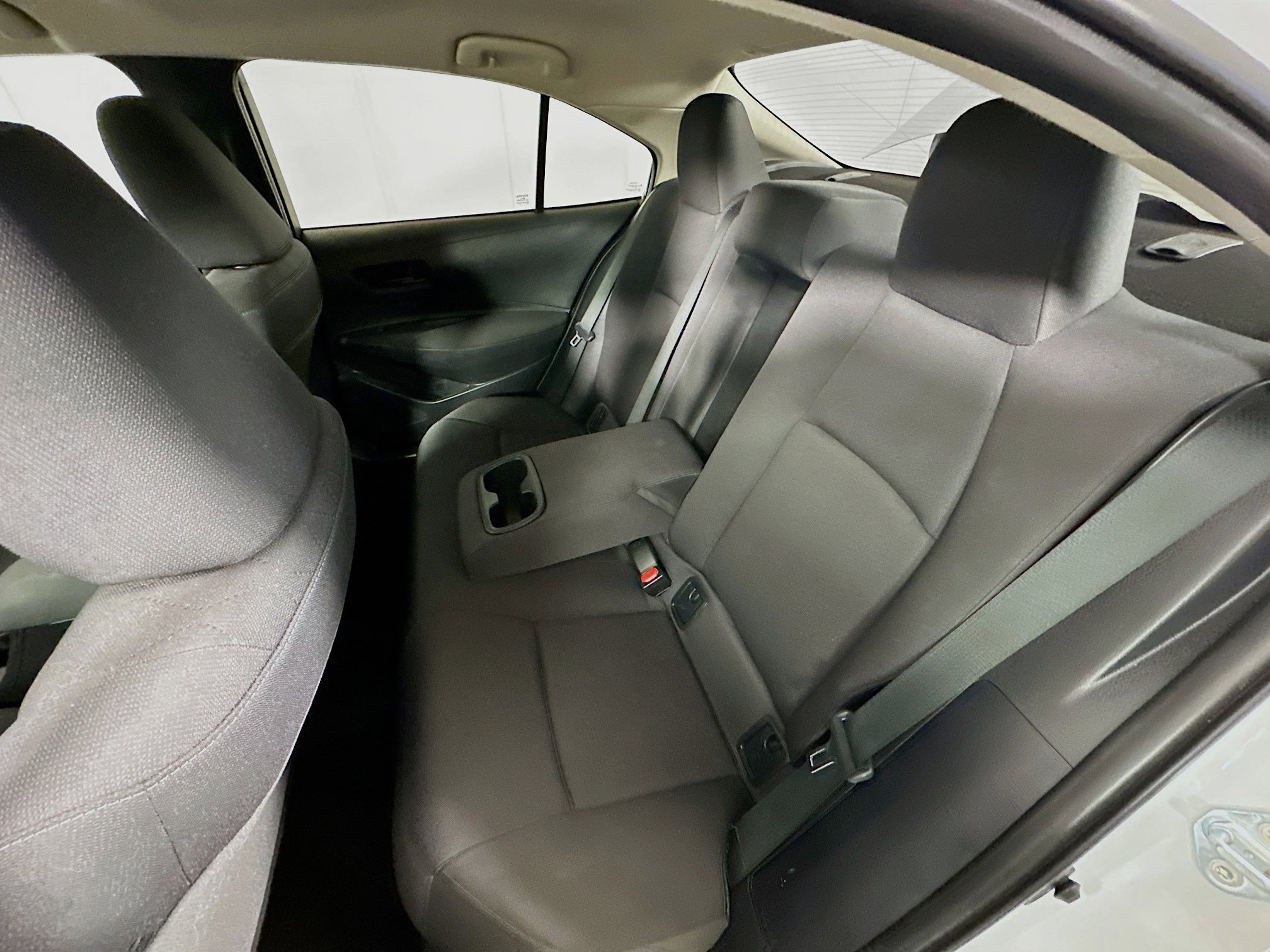 Used 2025 Toyota Corolla LE image 25