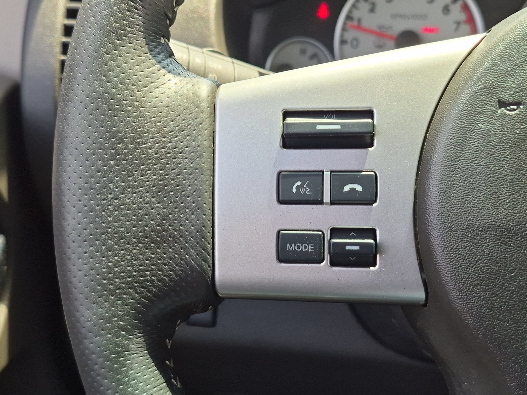 Used 2013 Nissan Xterra PRO-4X AWD/4WD image 16