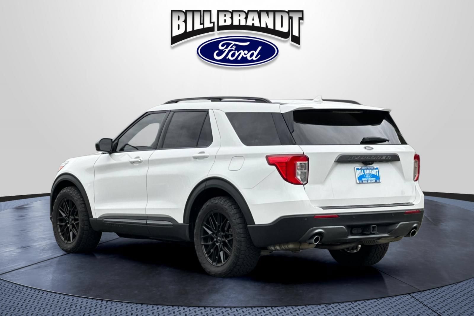 Used 2023 Ford Explorer XLT w/ Equipment Group 202A AWD/4WD image 5