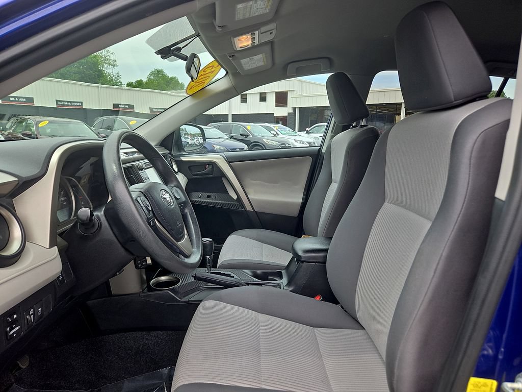 Used 2015 Toyota RAV4 LE AWD/4WD image 15