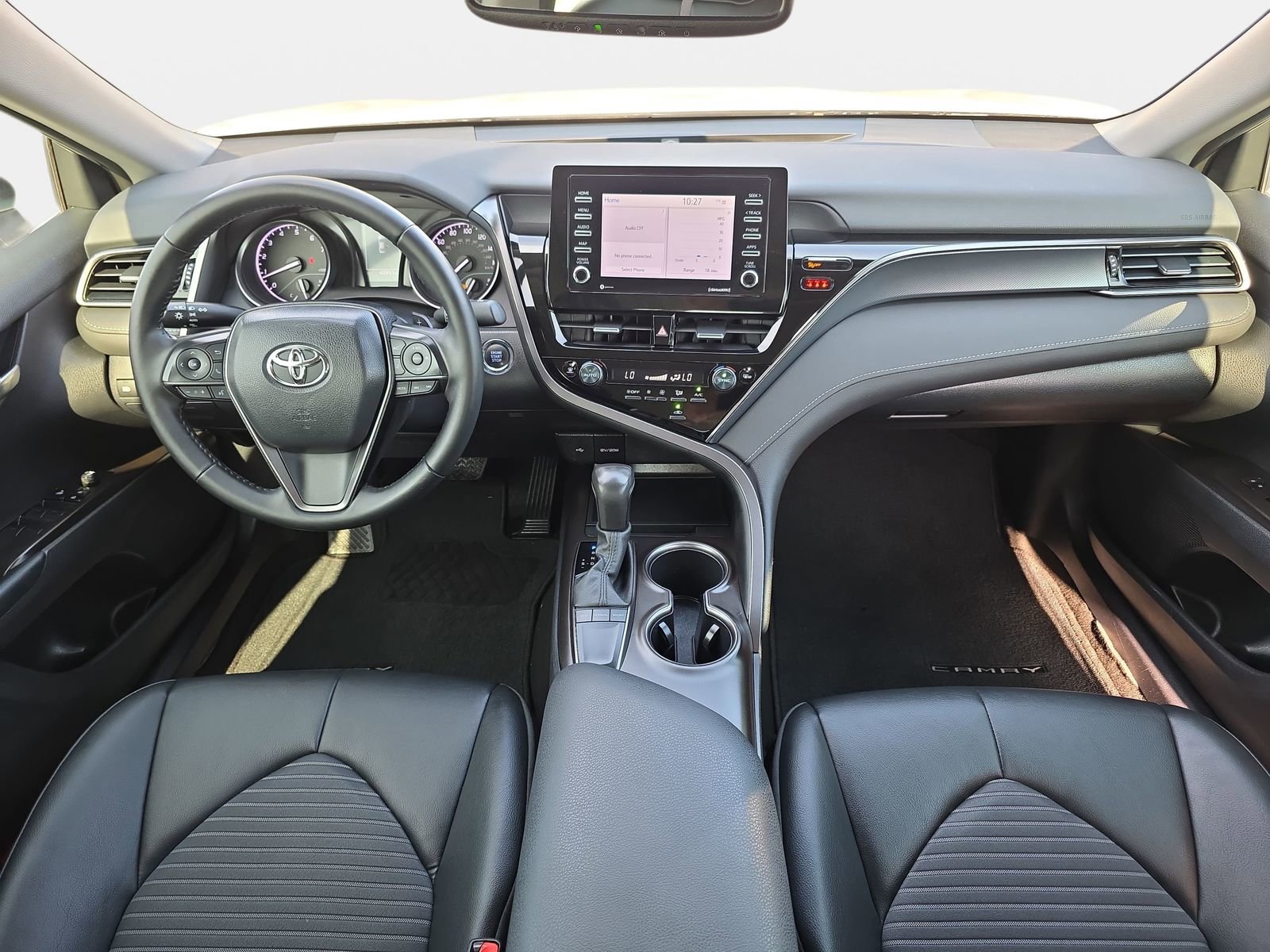 Used 2024 Toyota Camry SE w/ Convenience Package image 9