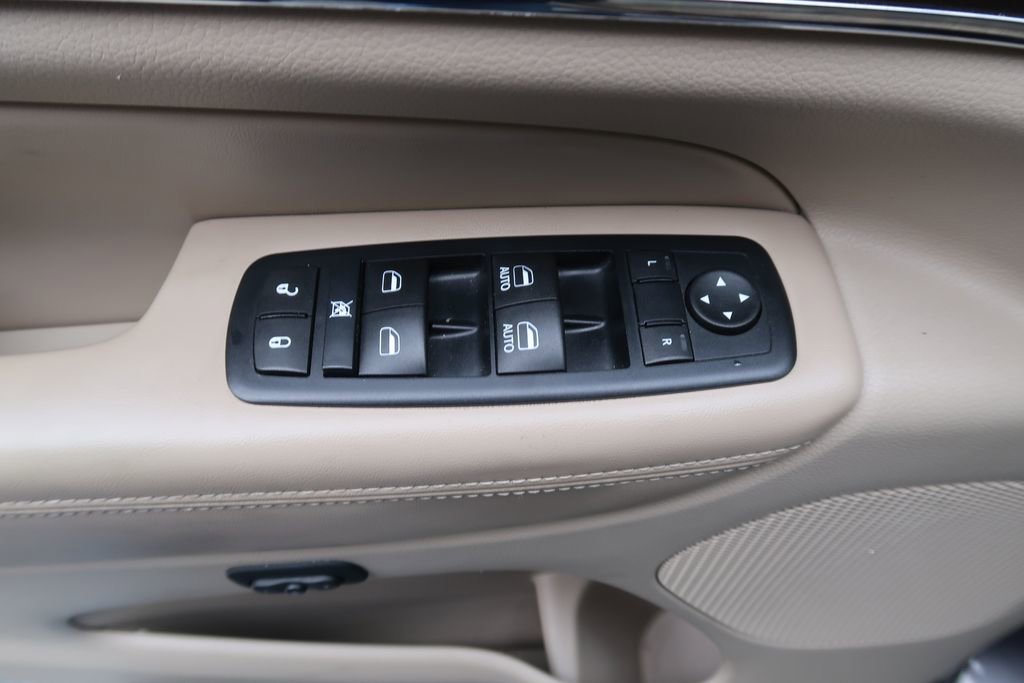 Used 2016 Jeep Grand Cherokee Limited image 14