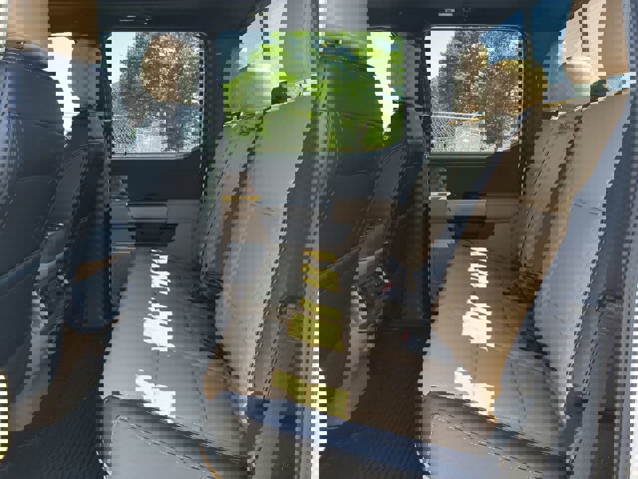 Used 2025 Ford F450 Lariat w/ Lariat Ultimate Package AWD/4WD image 12