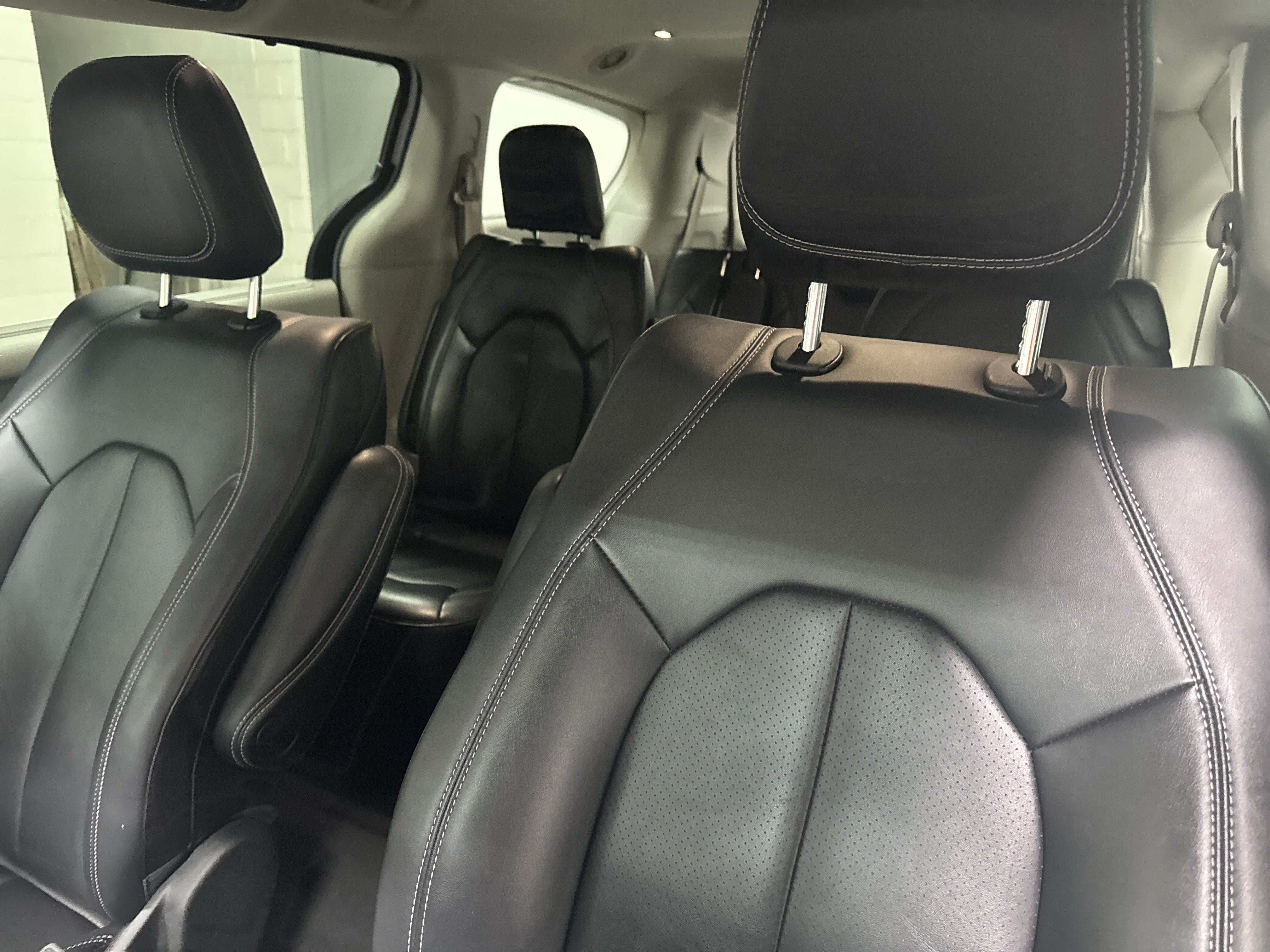 Used 2024 Chrysler Pacifica Touring-L FWD image 29