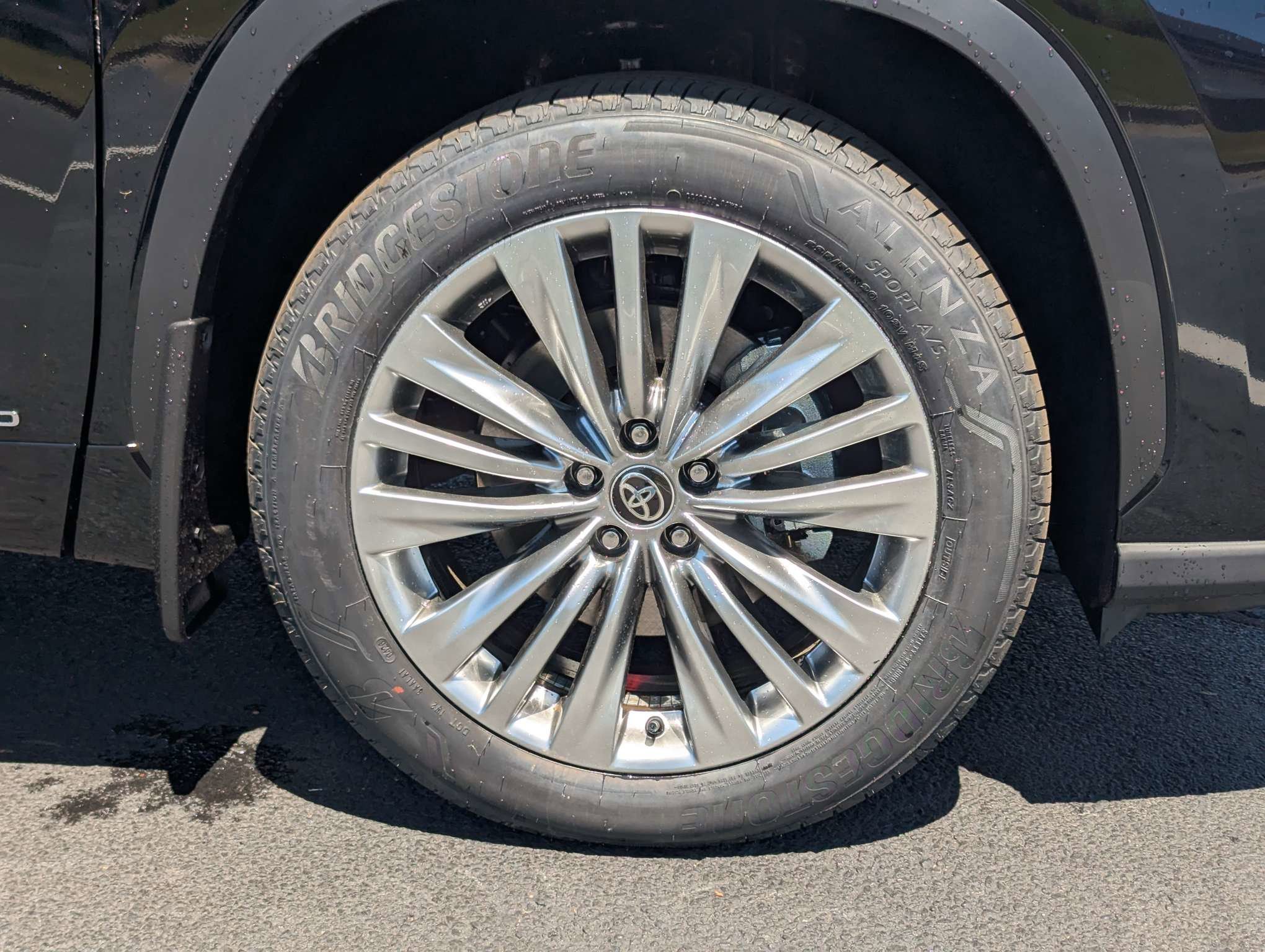 New 2026 Toyota Highlander Platinum AWD/4WD image 12