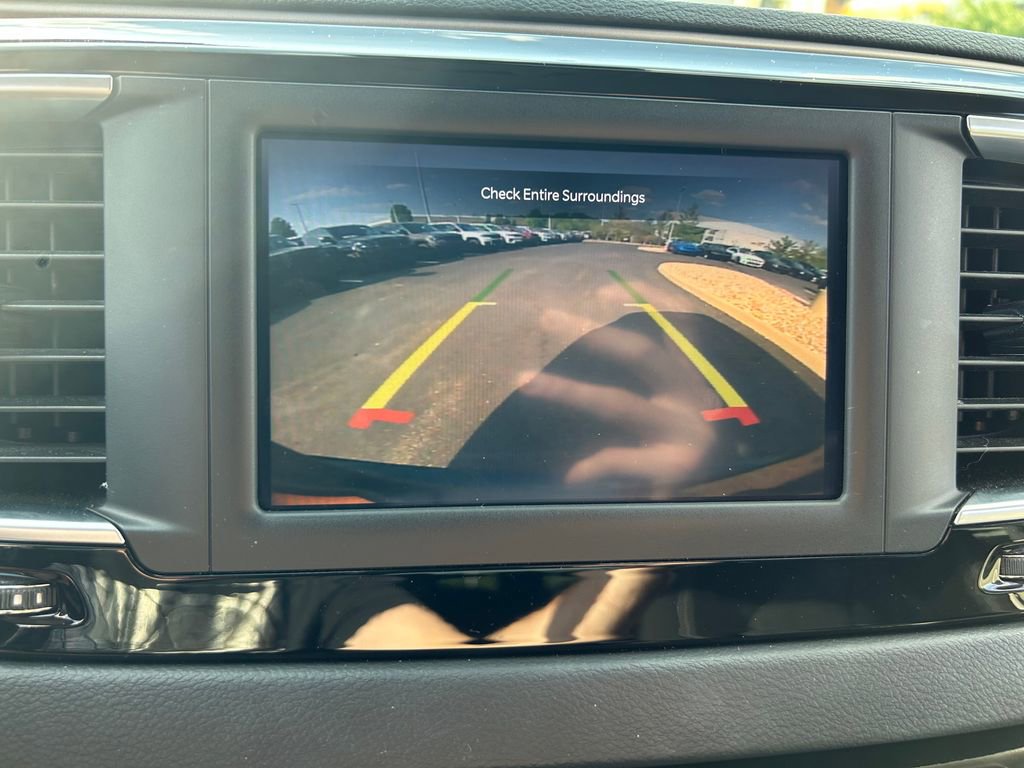 Used 2023 Chrysler Voyager LX FWD image 13