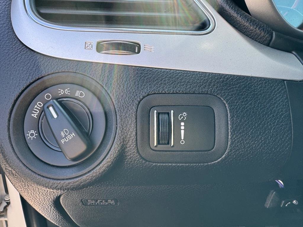 Used 2018 Dodge Journey SXT w/ Premium Group image 17