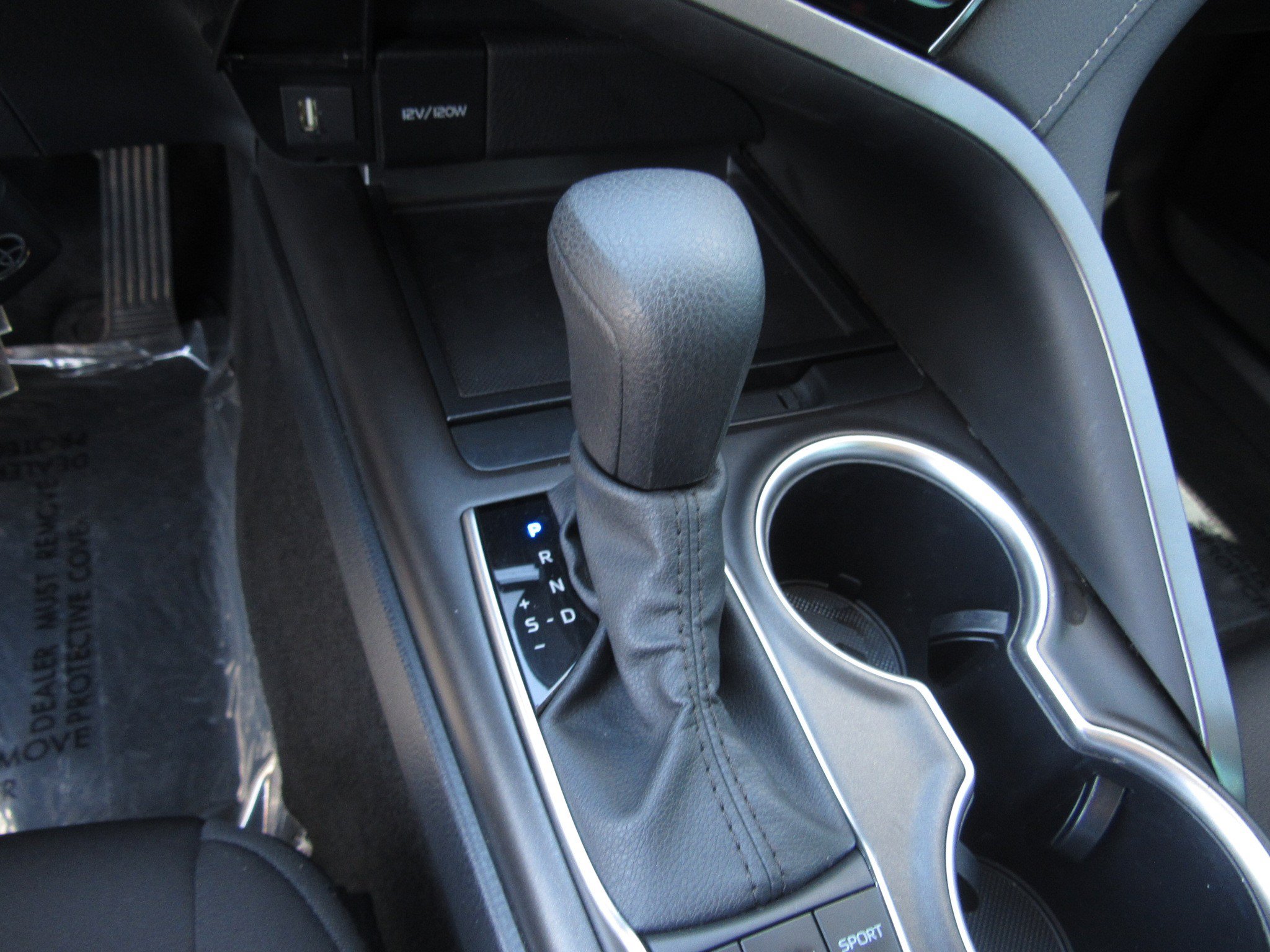 Used 2024 Toyota Camry LE FWD image 19