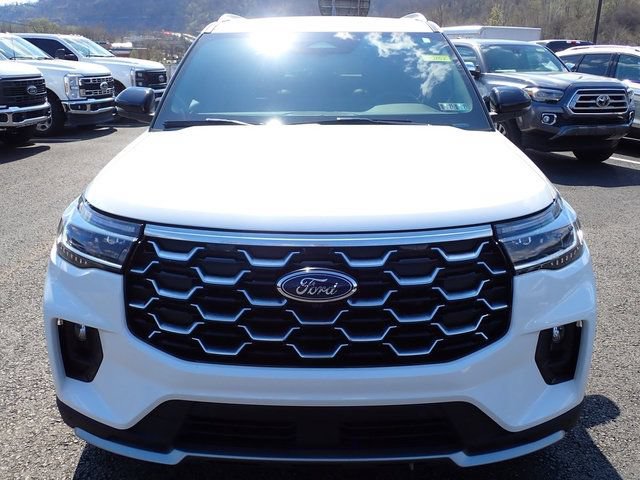 Used 2025 Ford Explorer Platinum AWD/4WD image 13