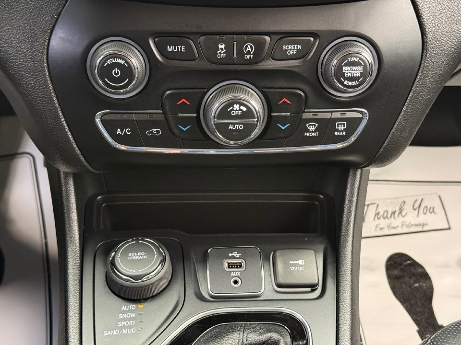 Used 2019 Jeep Cherokee Limited w/ Luxury Group image 30