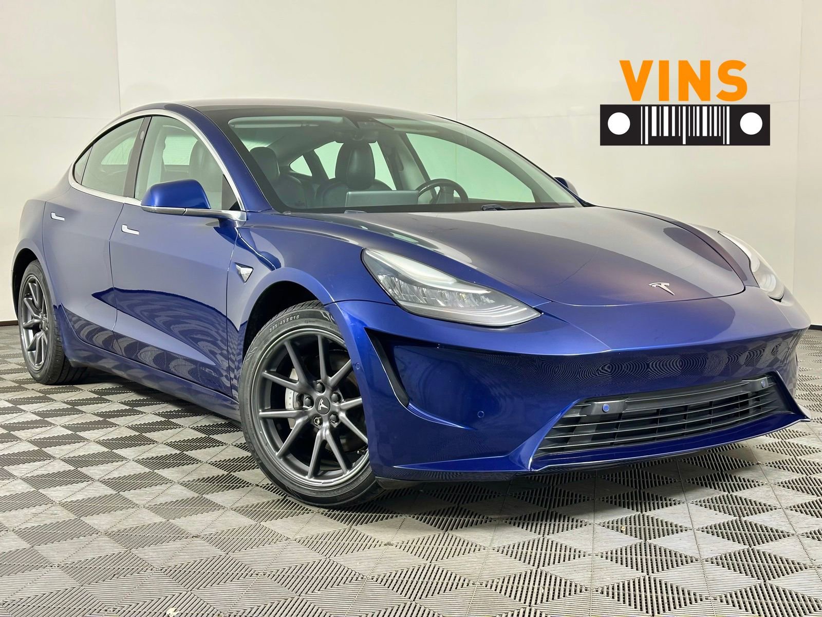 Used 2019 Tesla Model 3 Standard Range Plus RWD image 1