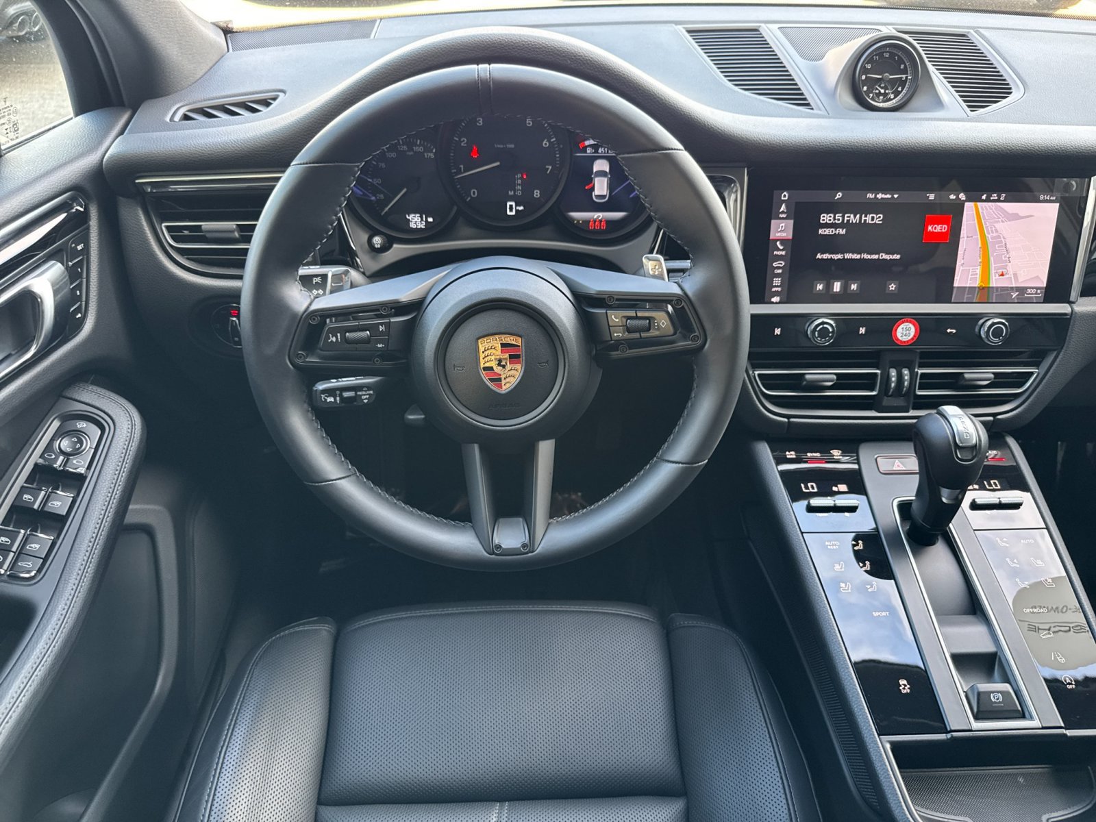 Certified 2026 Porsche Macan AWD/4WD image 16