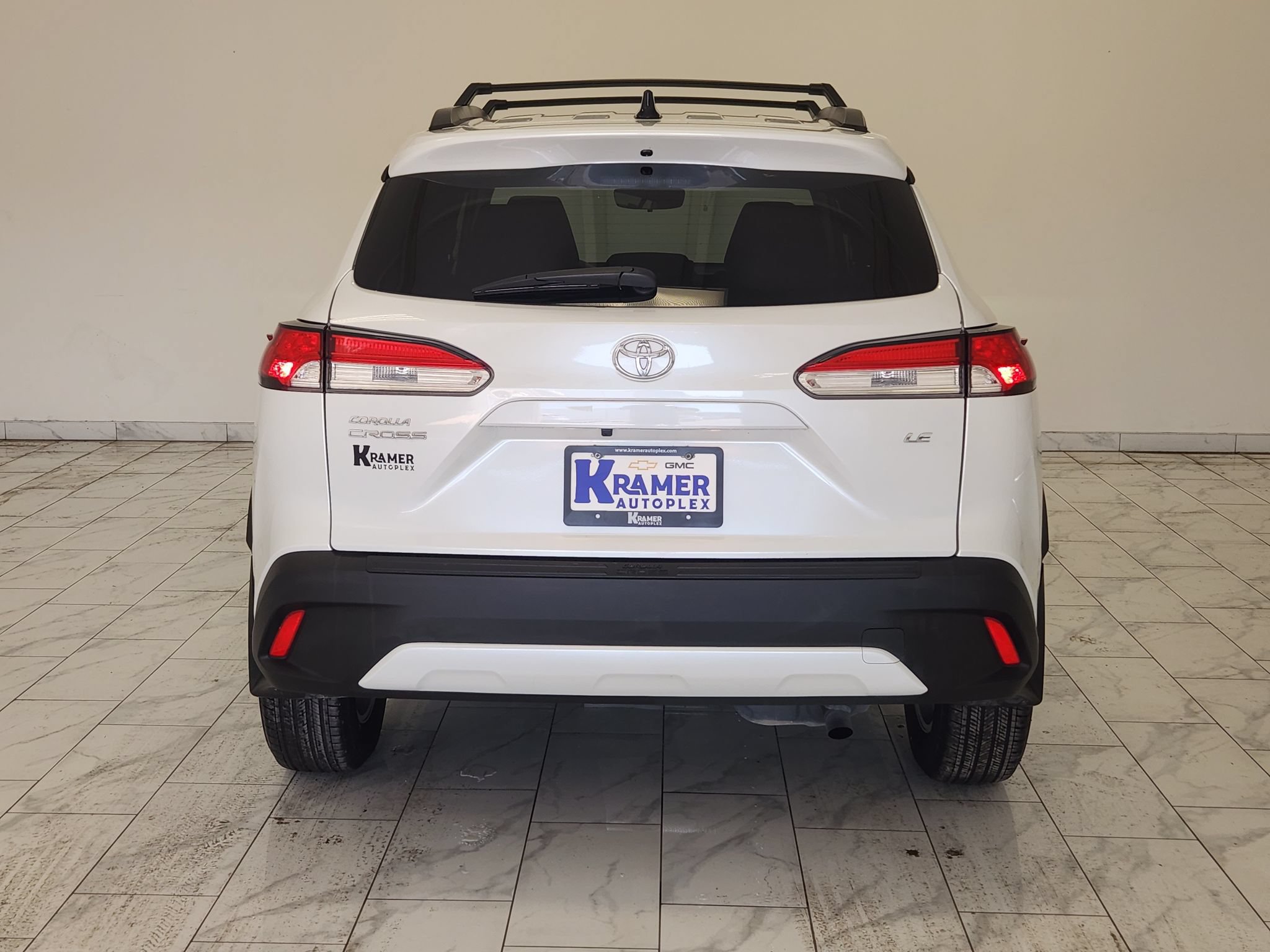 Used 2025 Toyota Corolla Cross LE FWD image 6