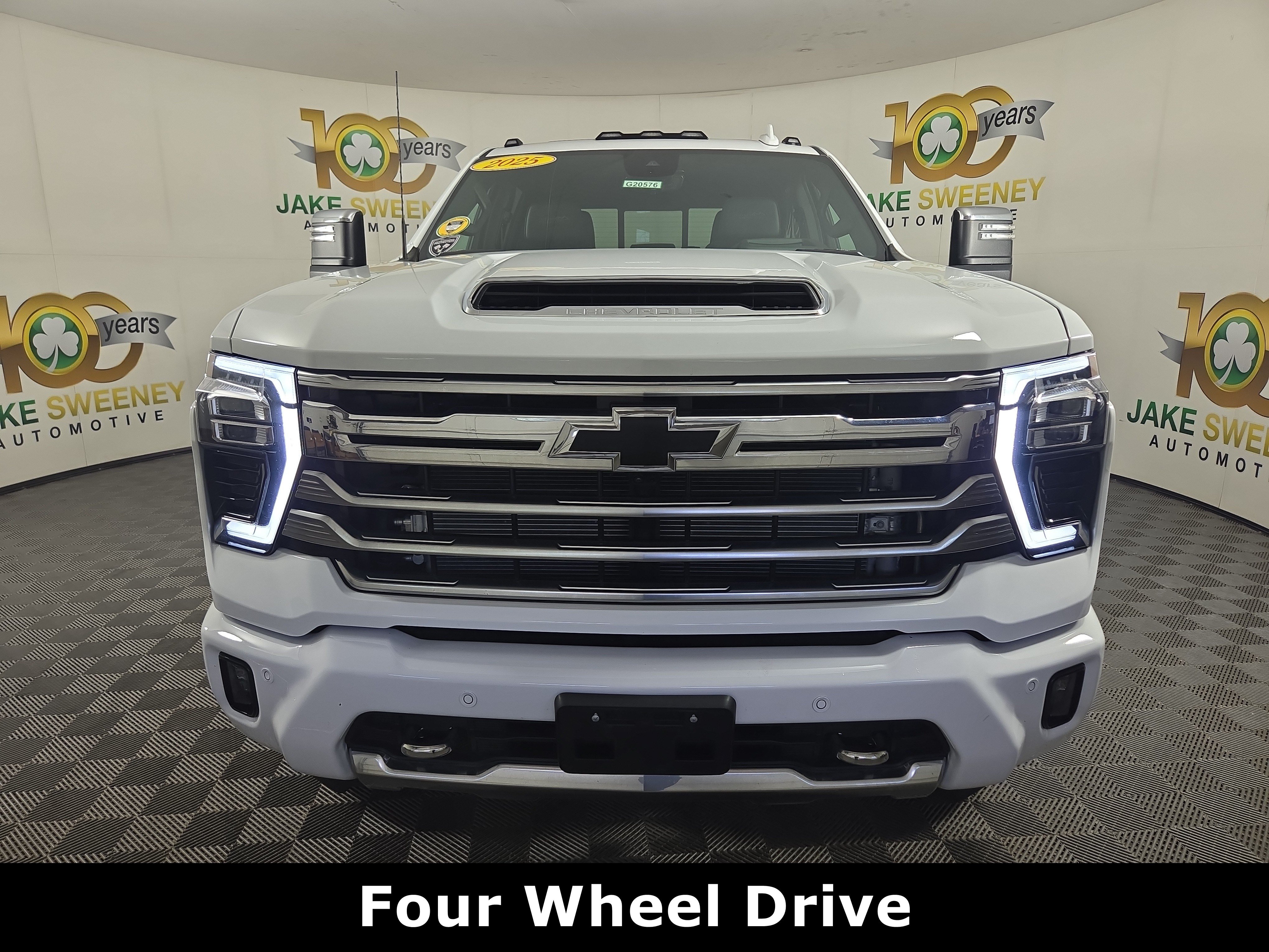 Certified 2025 Chevrolet Silverado 3500 High Country w/ Technology Package AWD/4WD image 2