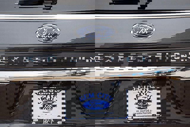 Used 2024 Ford Expedition Limited image 20