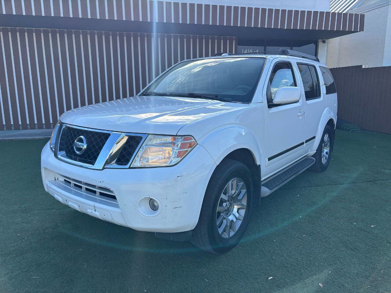 Used 2011 Nissan Pathfinder LE w/ Navigation Pkg AWD/4WD image 27