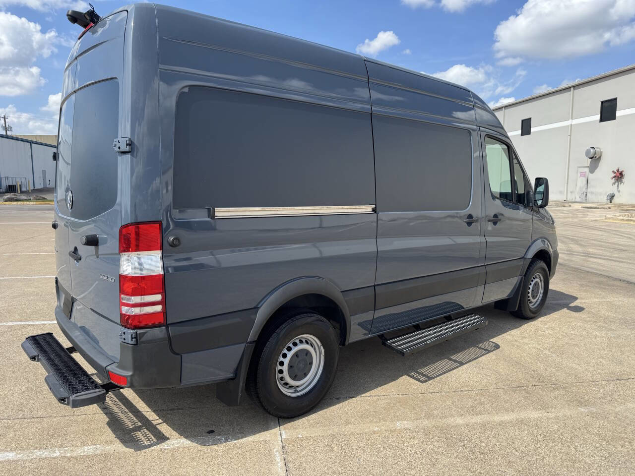 Used 2018 Mercedes-Benz Sprinter 2500 image 6