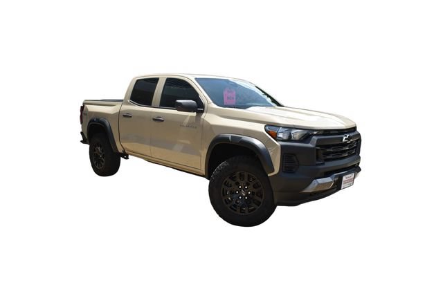 Used 2024 Chevrolet Colorado Trail Boss w/ Advanced Trailering Package AWD/4WD image 2