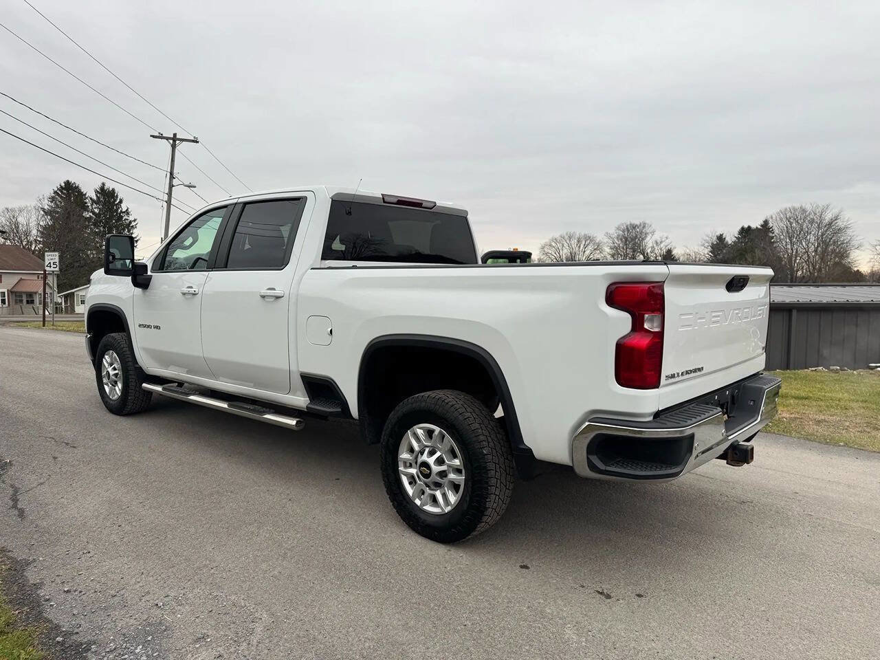 Used 2021 Chevrolet Silverado 2500 LT w/ Convenience Package image 2