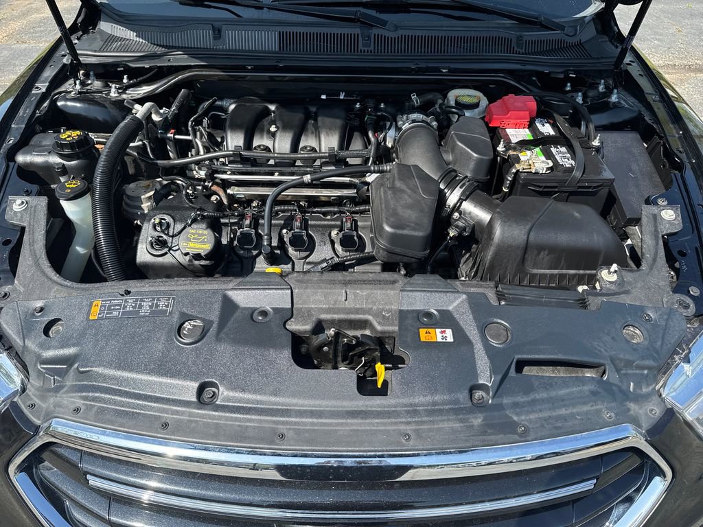 Used 2013 Ford Taurus Limited image 25