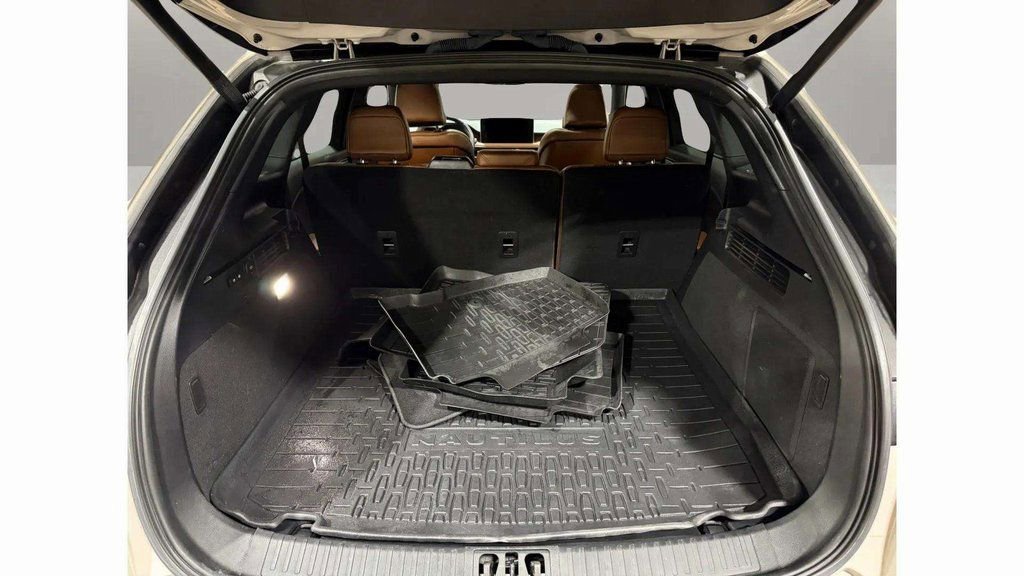 Certified 2023 Lincoln Nautilus Reserve w/ Equipment Group 201A image 27