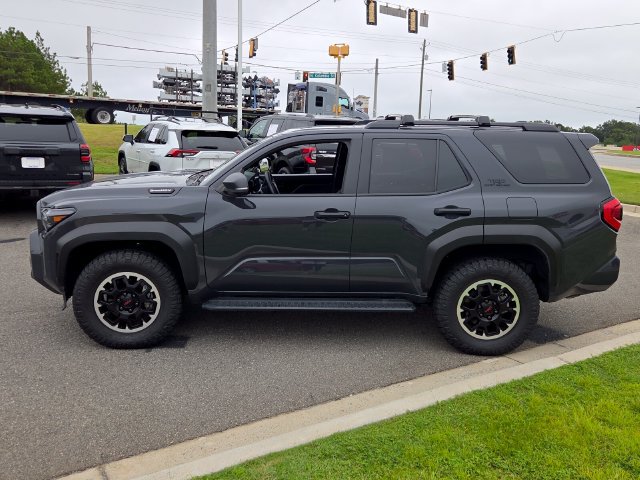 Used 2026 Toyota 4Runner TRD Off-Road Premium AWD/4WD image 4