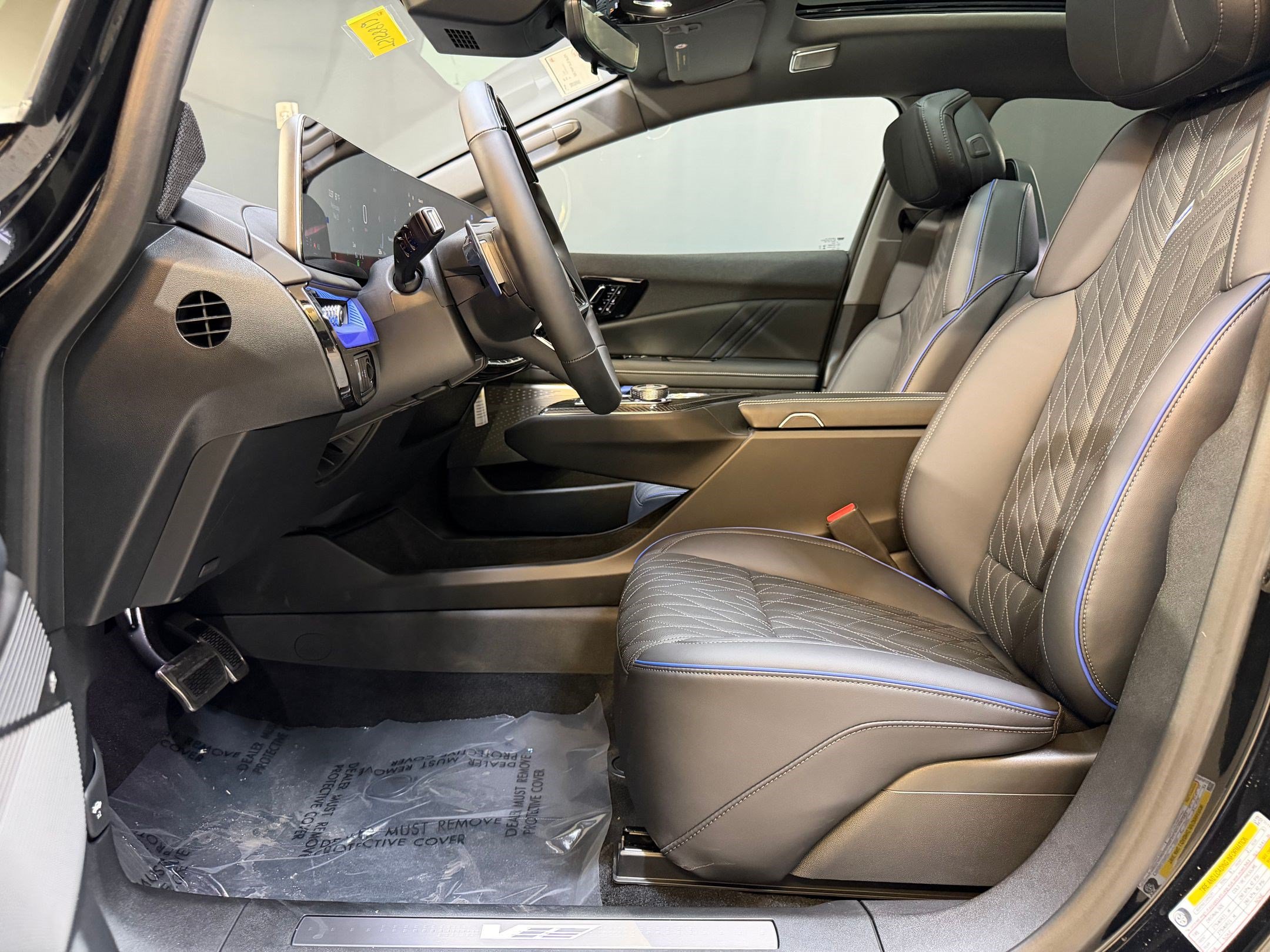 New 2026 Cadillac Optiq V AWD/4WD image 5