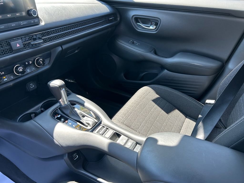 Used 2023 Honda HR-V LX image 11