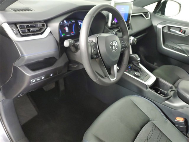 Used 2024 Toyota RAV4 SE image 21