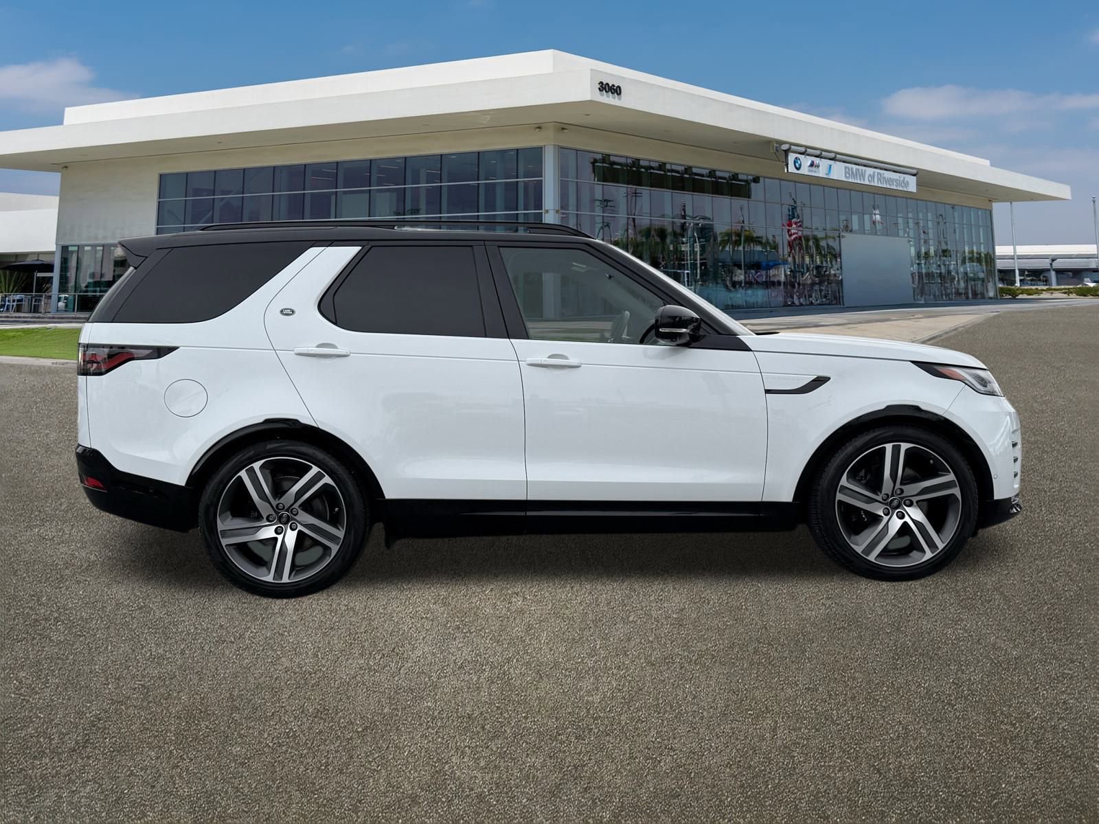 Used 2023 Land Rover Discovery Metropolitan Edition image 12