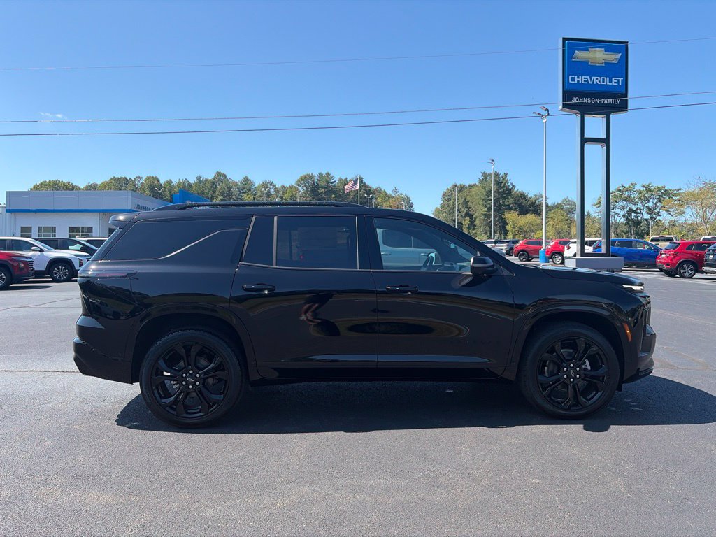 New 2027 Chevrolet Traverse RS w/ LPO, Floor Liner Package AWD/4WD image 9