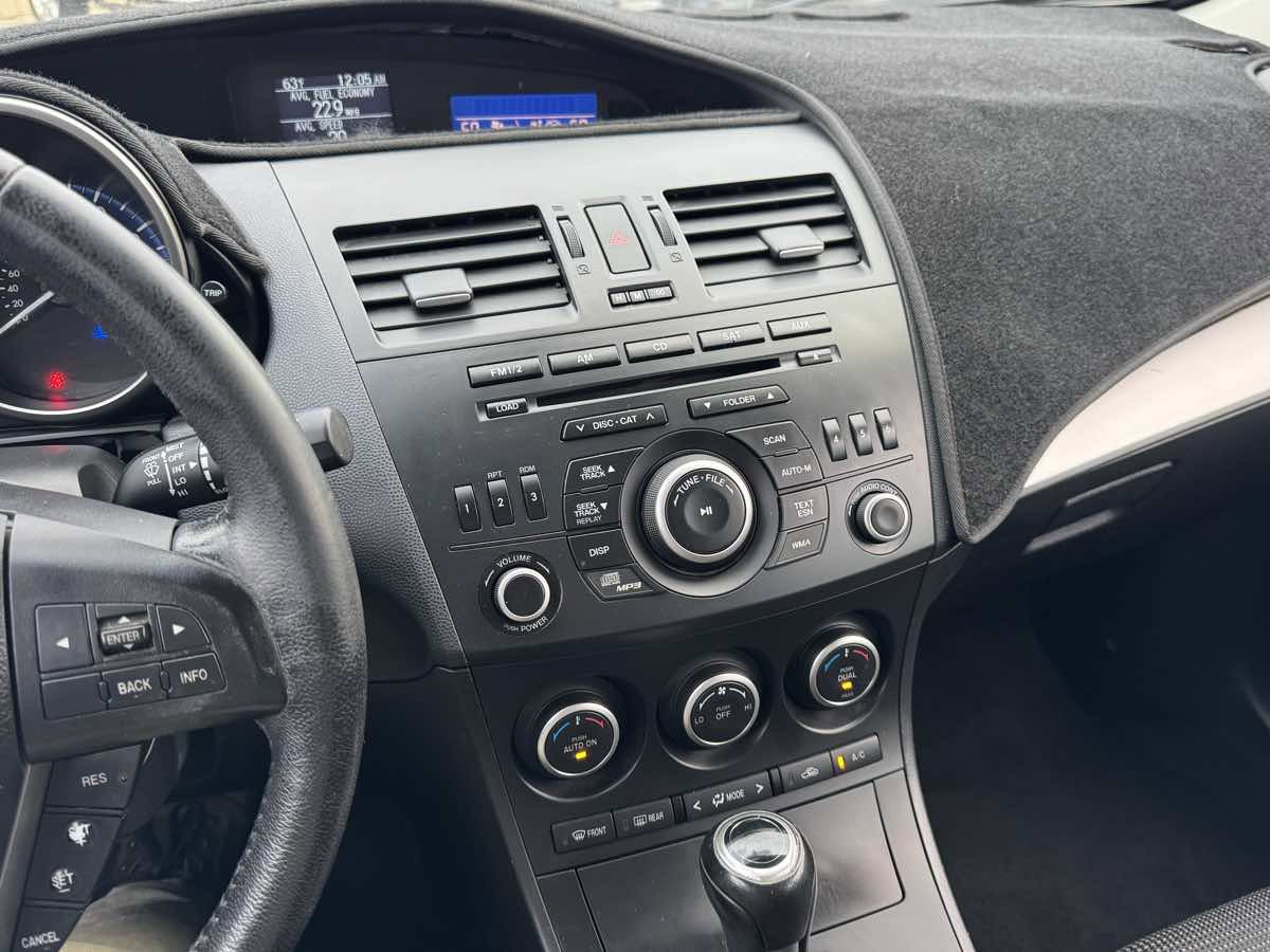 Used 2013 MAZDA MAZDA3 i Touring image 26