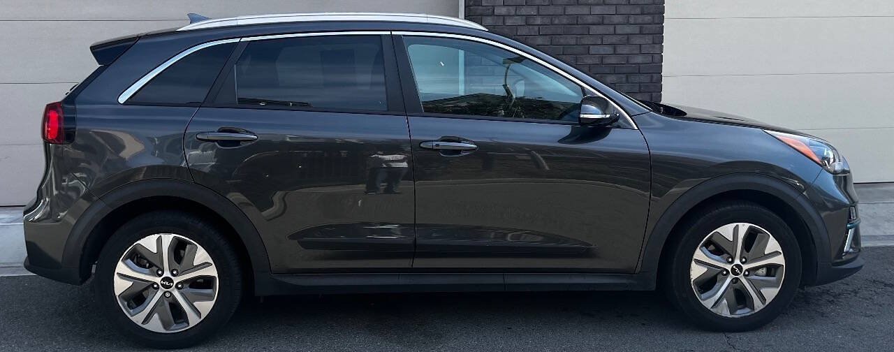 Used 2022 Kia Niro EX Premium FWD image 22